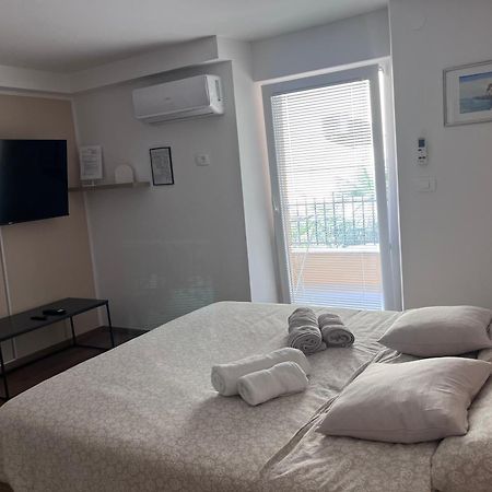 Olea Apartments Pirano Esterno foto