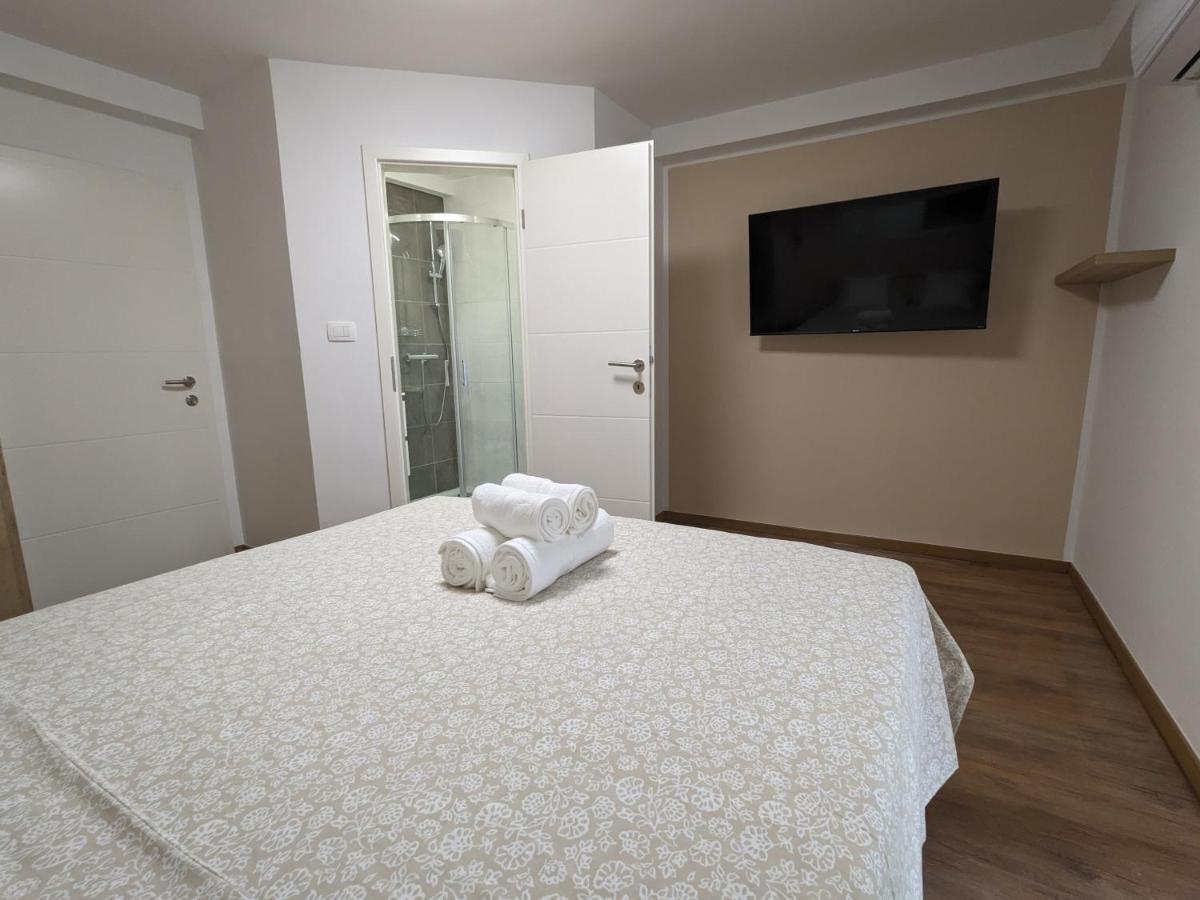 Olea Apartments Pirano Esterno foto