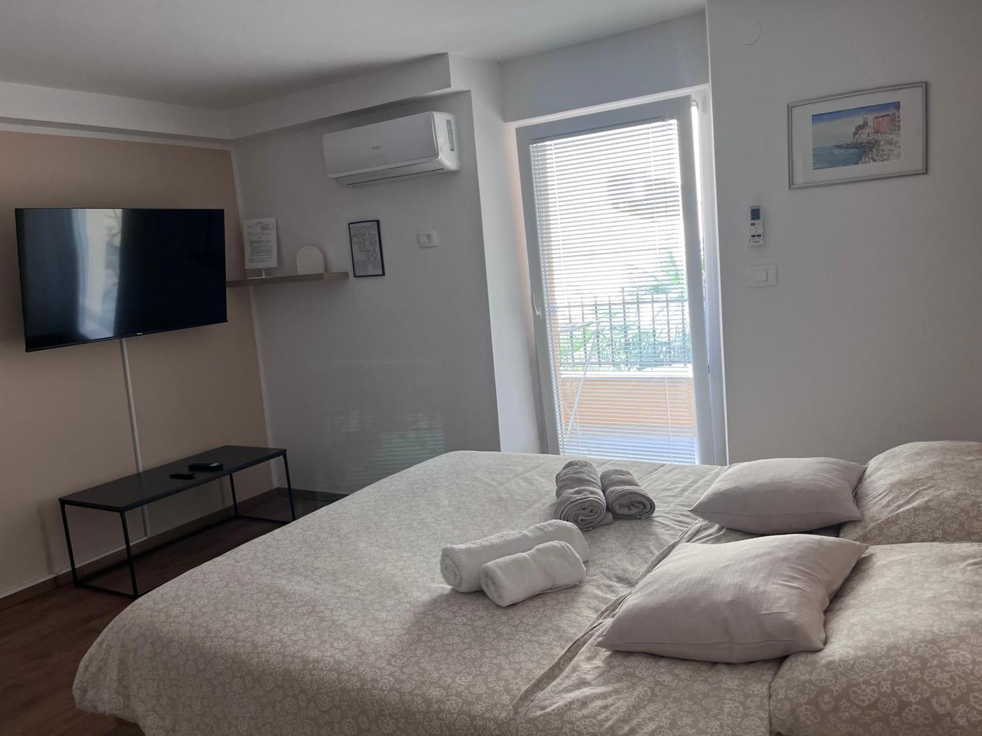 Olea Apartments Pirano Esterno foto